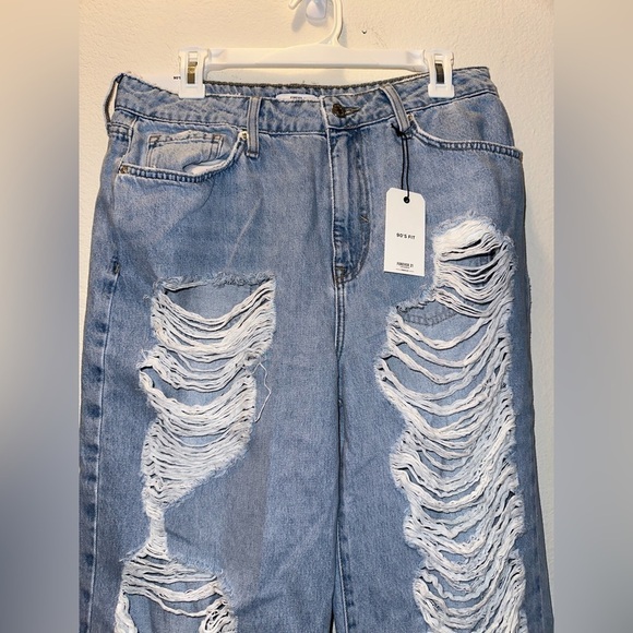 NWT Destroyed 90s-Fit Straight Jeans light wash distressed denim Forever 21 RARE - Picture 6 of 13